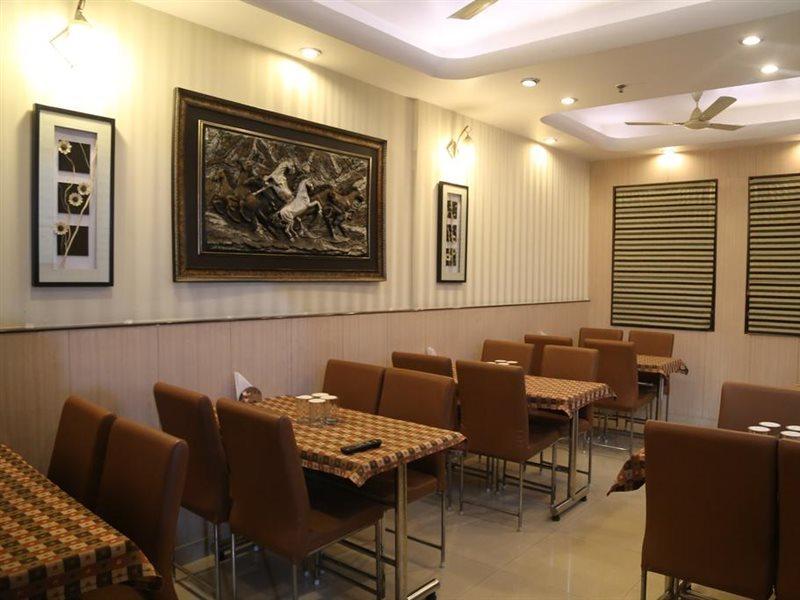 Hotel Aster Inn New Delhi Εξωτερικό φωτογραφία