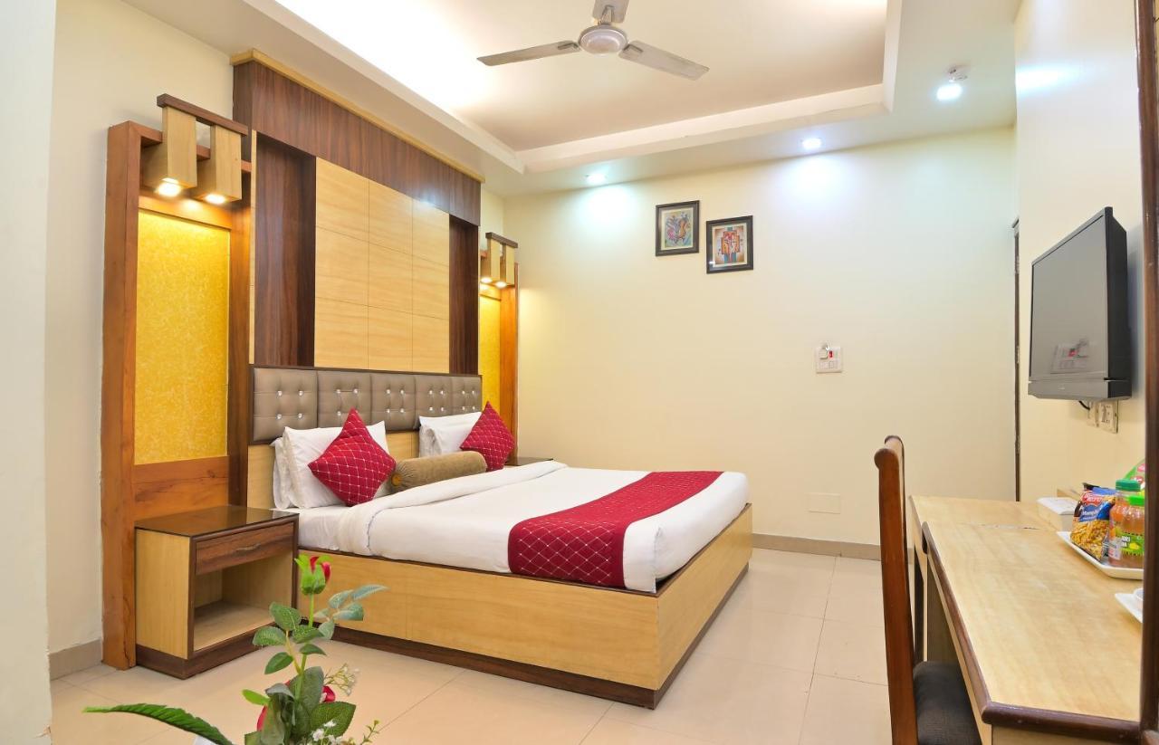Hotel Aster Inn New Delhi Εξωτερικό φωτογραφία