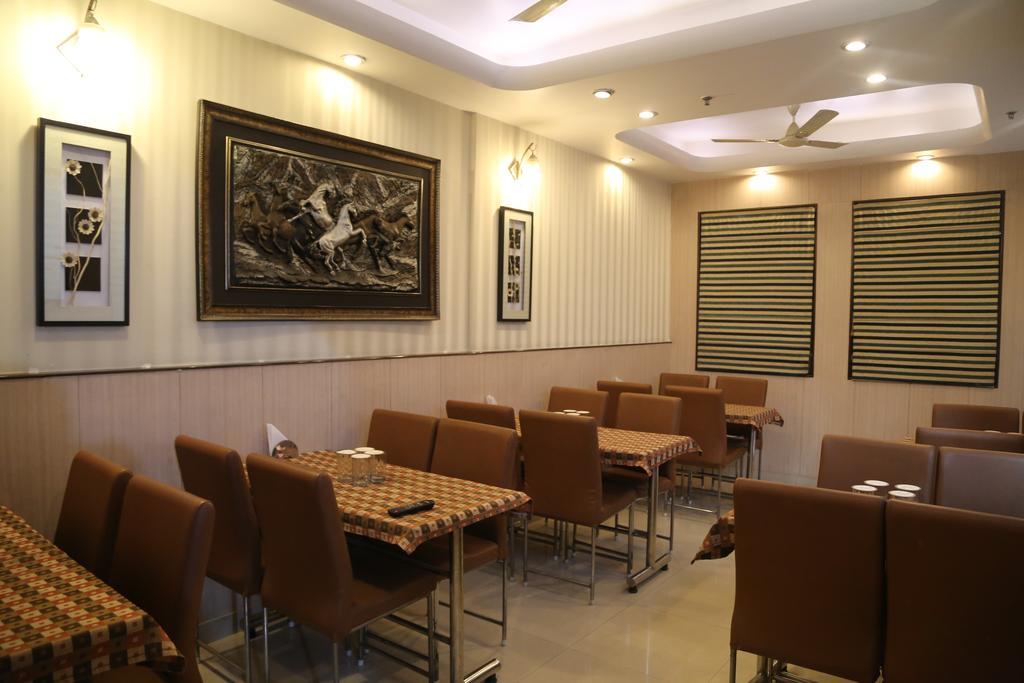 Hotel Aster Inn New Delhi Εξωτερικό φωτογραφία