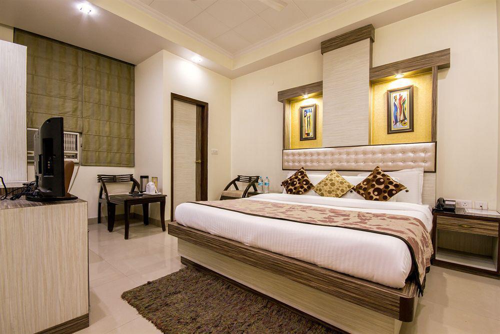 Hotel Aster Inn New Delhi Εξωτερικό φωτογραφία